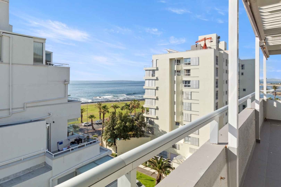 2 Bedroom Property for Sale in Sea Point Western Cape